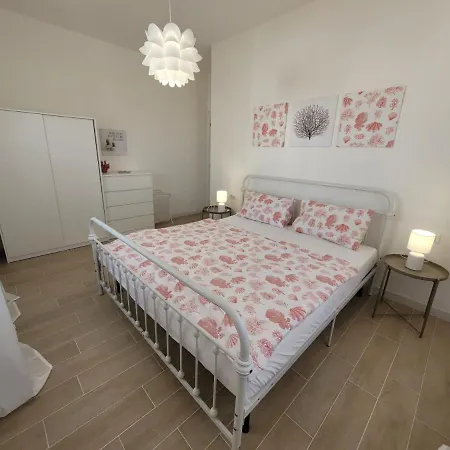 Demetrio 50m Mare & Shopping Apartment